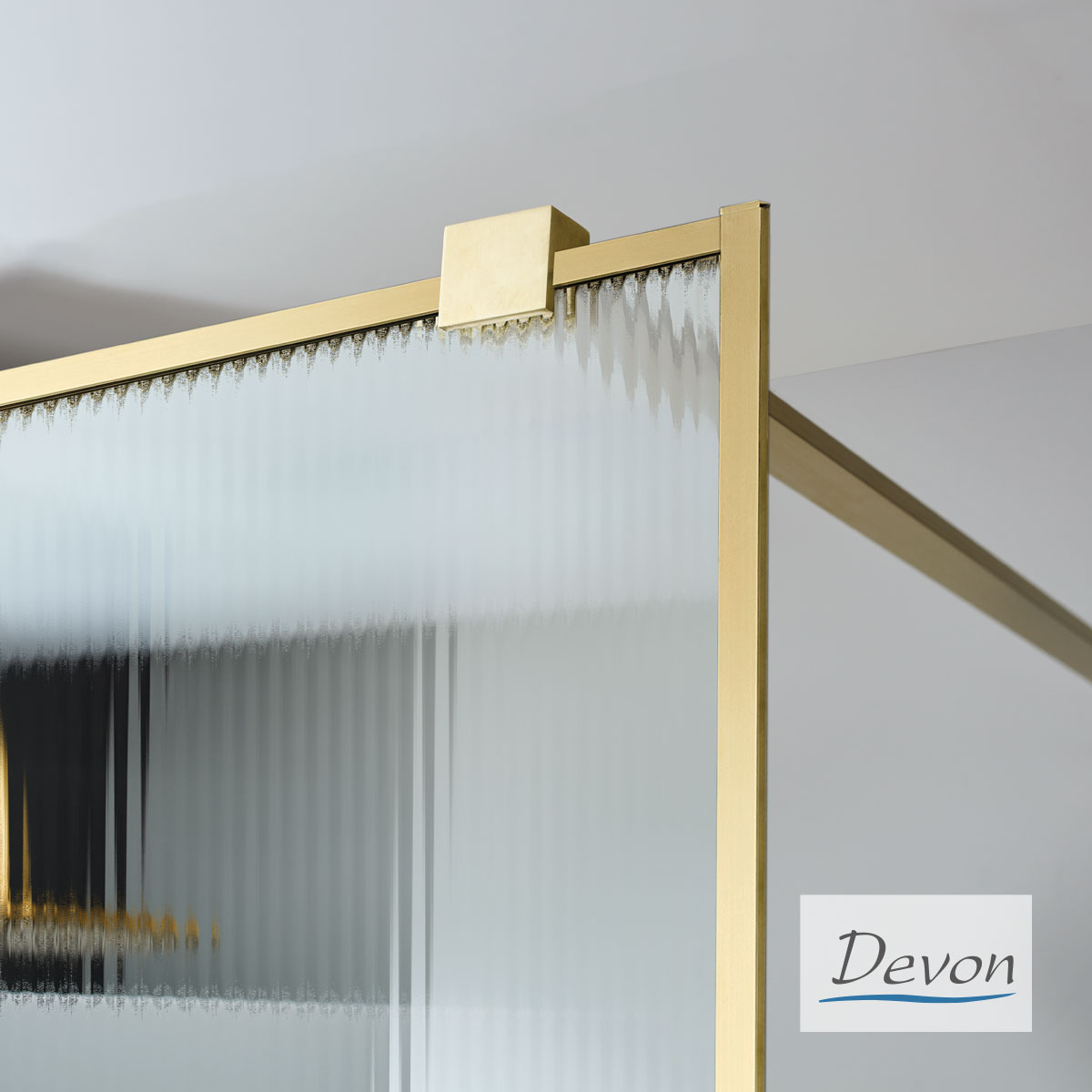 Διαχωριστικό κρύσταλλο ντουζιέρας IWIS Walk-in 70 ρυθμιζόμενo από 66 έως 68εκ., Devon Fluted Clean Glass PVD AISI304 Gold Brushed