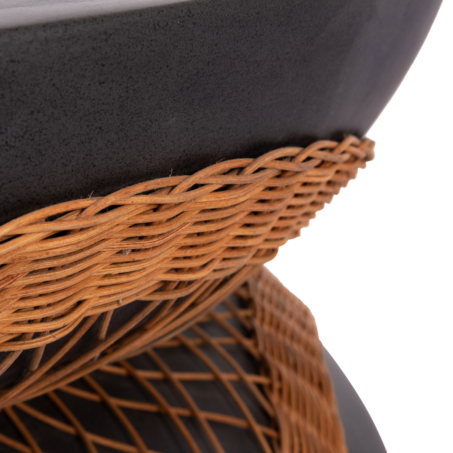 ΤΡΑΠΕΖΙ ΣΑΛΟΝΙΟΥ ΣΤΡΟΓΓΥΛΟ ANNA HM18157.01 FIBER CEMENT ΣΕ ΜΑΥΡΟ-ΦΥΣΙΚΟ RATTAN--Φ92x44.5Υεκ.